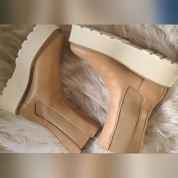 Chelsea Boot - Picture 5 of 15